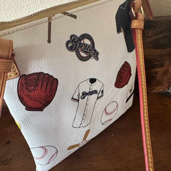 Dooney & Bourke $248 MSRP Milwaukee Brewers Crossbody Bag - Picture 6 of 13